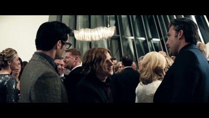 Batman v Superman: Dawn of Justice Trailer + Full link