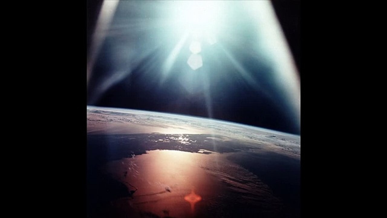 INCREDIBLE VIEWS FROM THE NASA APOLLO MISSIONS