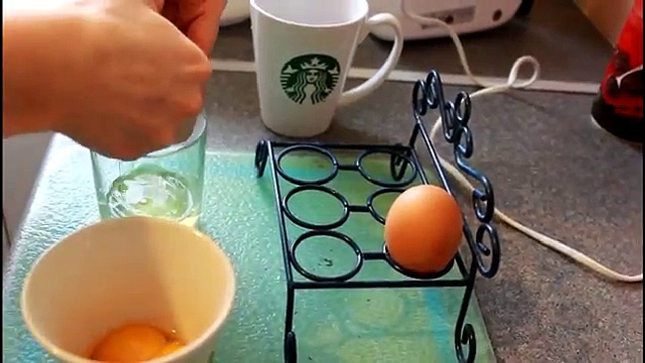 How to make an Australia shaped flag cake - HappyFoods