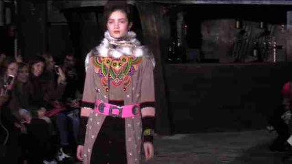 El gusto étnico y extravagante sobre las pasarelas de París