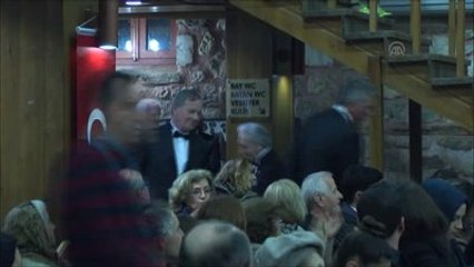 Zeki Müren Şarkılarla Anıldı