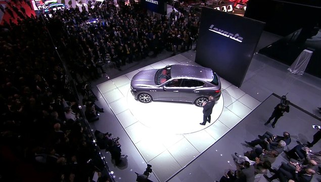 Le SUV de luxe Maserati Levante affiche une face avant massive