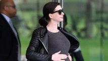 Anne Hathaway le canta a su bebé que aún no ha nacido preparándose para futuros roles de canto
