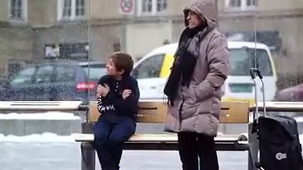 الرحمة نعمة من نعم الله هذا الفيديو من الغرب شاهدوا ماذا حدث