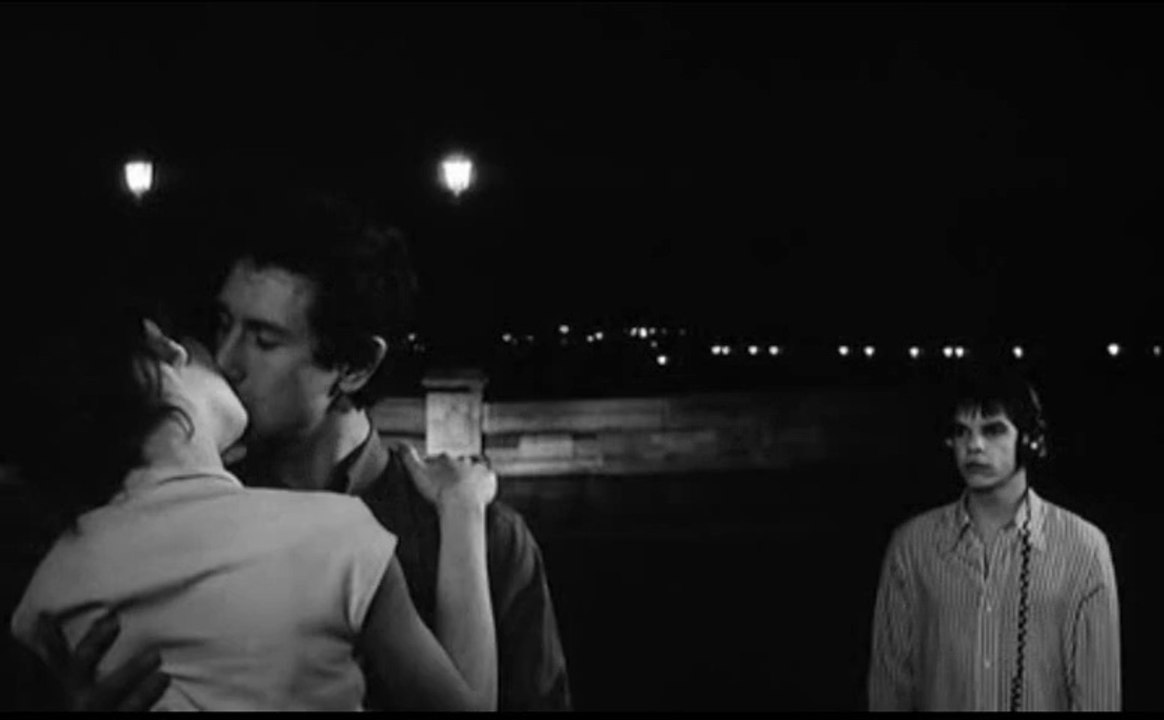 Boy Meets Girl (Carax) - baiser tournant sur le pont