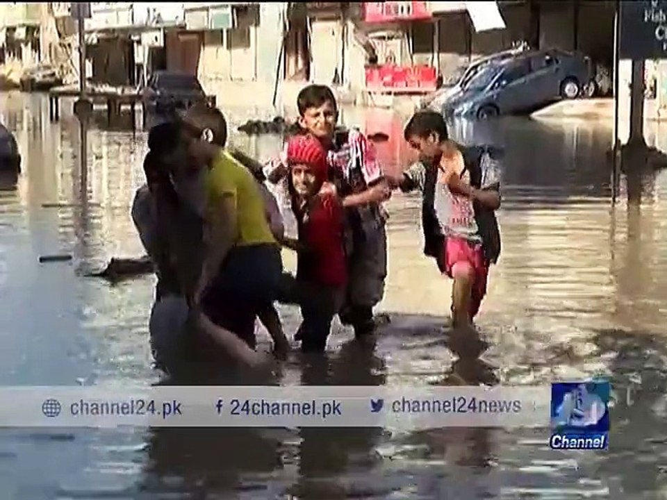 Karachi: Pipe line broken many time