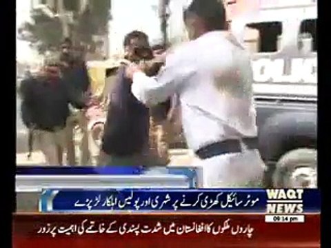 High Handedness of Traffic Police In karachi