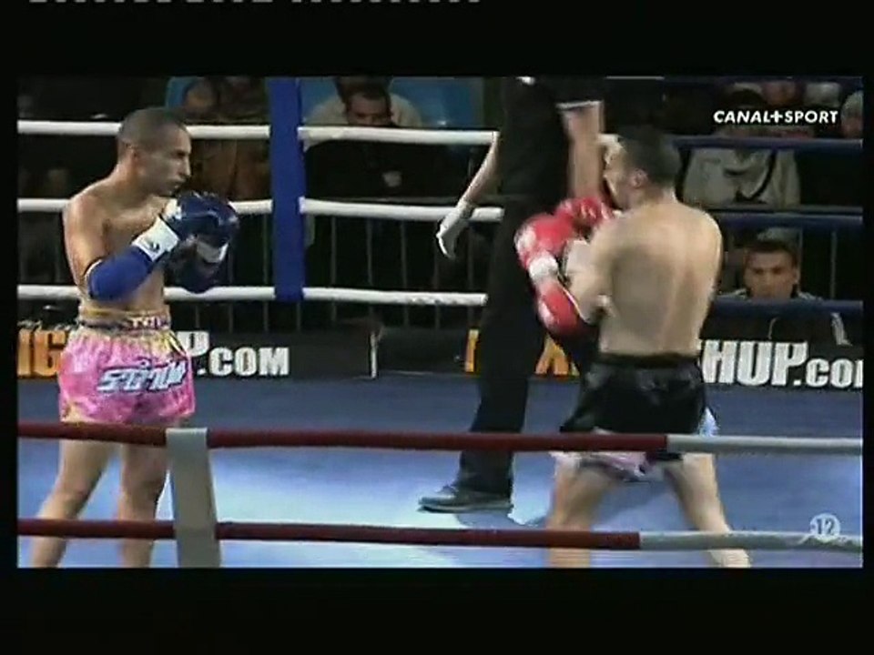 Mohamed BOUCHAREB vs SAÏD.YOUB SHOW THAI AUBERVILLIER 2012