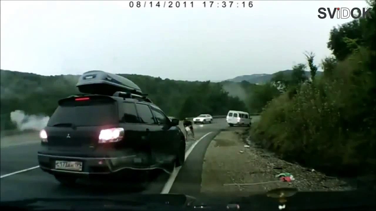 回避不能の事故。これは酷い。ドライブレコーダー。Car Crash HD