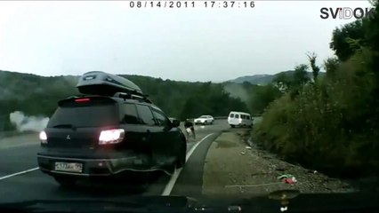 回避不能の事故。これは酷い。ドライブレコーダー。Car Crash HD