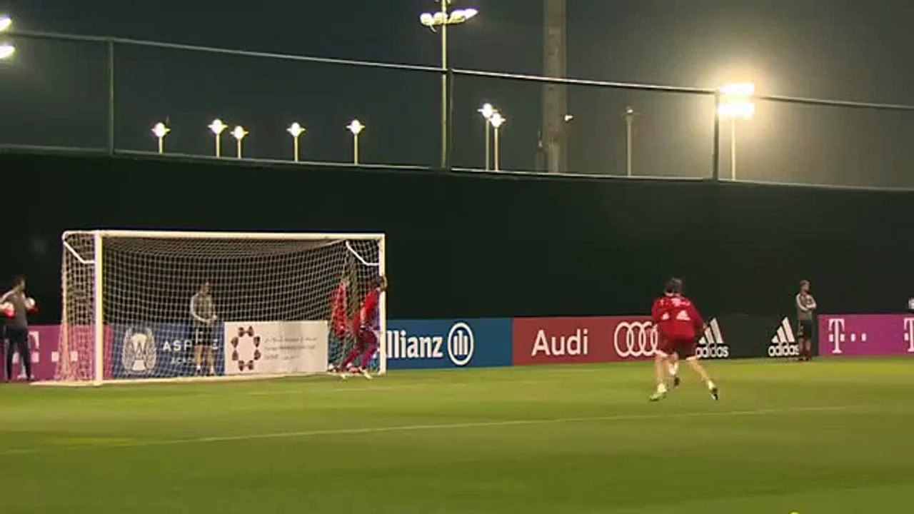 Robert Lewandowski Amazing backheel volley goal during Bayern Munich training 2016 (Latest Sport)