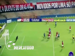 اللاعب ويندل ليرا يستلم جائزة افضل هدف لعام 2015