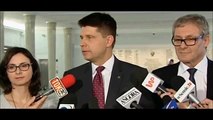 Petru organizuje KOD (jeszcze w kuluarach Sejmu)