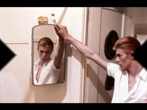 C'est la chanson qui passe en boucle dans ma tête depuis ce matin. Jimmy plates guitar...au revoir David