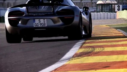 Porsche 918 Spyder on track with Walter Röhrl