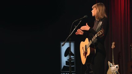Taylor performs _Blank Space_ at The GRAMMY Museum