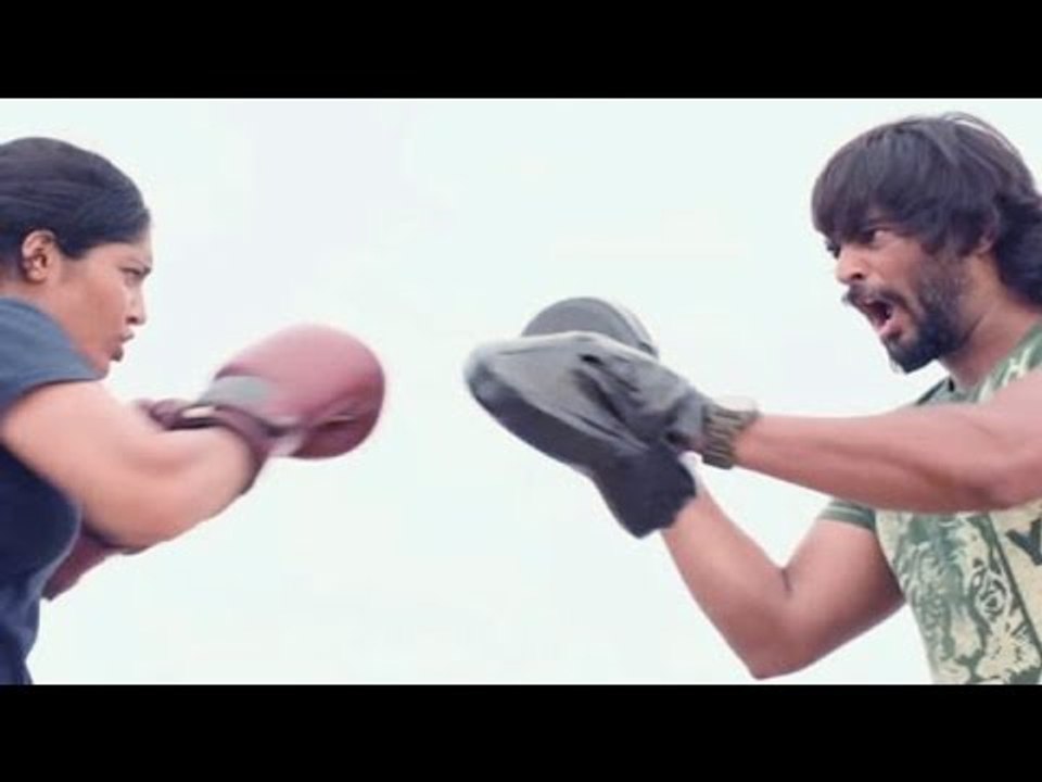 'Saala Khadoos' Trailer Lunched, R Madhavan Packs Some Serious Punch!