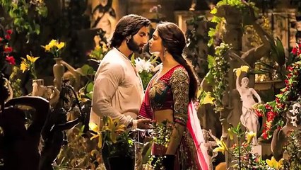 Deepika Padukone And Ranveer Singh PDA At Star Screen Awards 2015