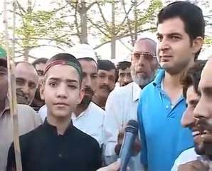 Common Man Abusing Zardari and Nawaz Shariff