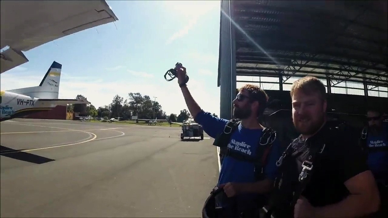 After Mawra now Urwa doing Sky diving