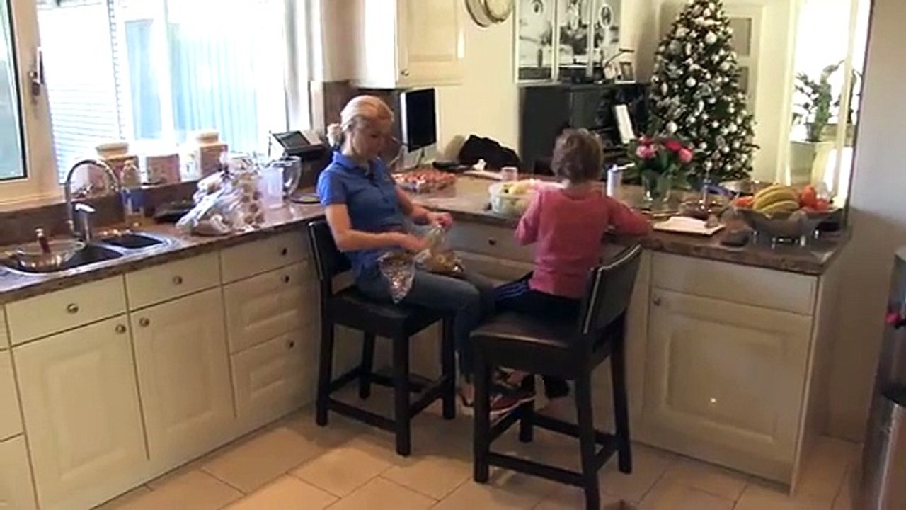 Frans is vroeg dit jaar met zijn Bauer Oliebollen of juist laat? (Daily Videos)