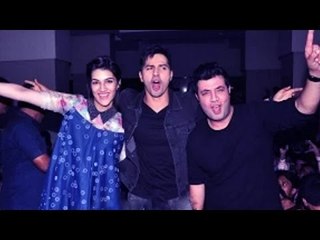 Varun Dhawan & Kriti Sanon At Mithibai College For Dilwale Promotions