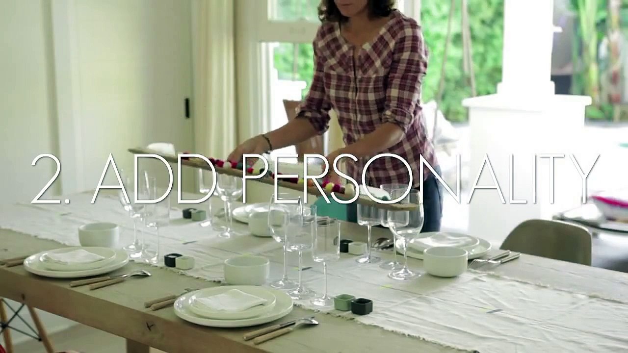 The Petite Pom Pom Table