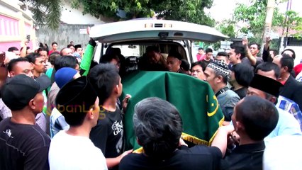 Pemakaman Budi Anduk Diiringi Air Mata Duka