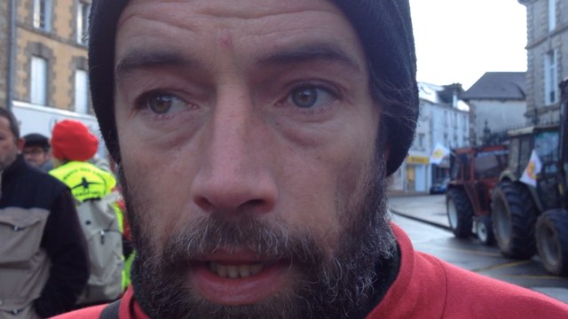 NDDL: des zadistes devant la préfecture