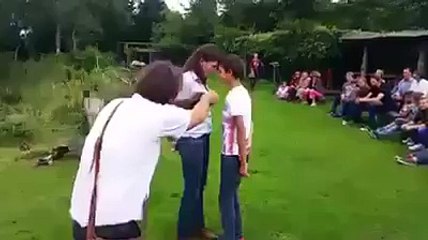 bohat he kamaal video hy