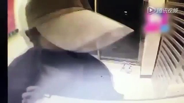 In less than 7 min, robber mysteriously stole 100kg ATM machine w/ $123k worth of cash,