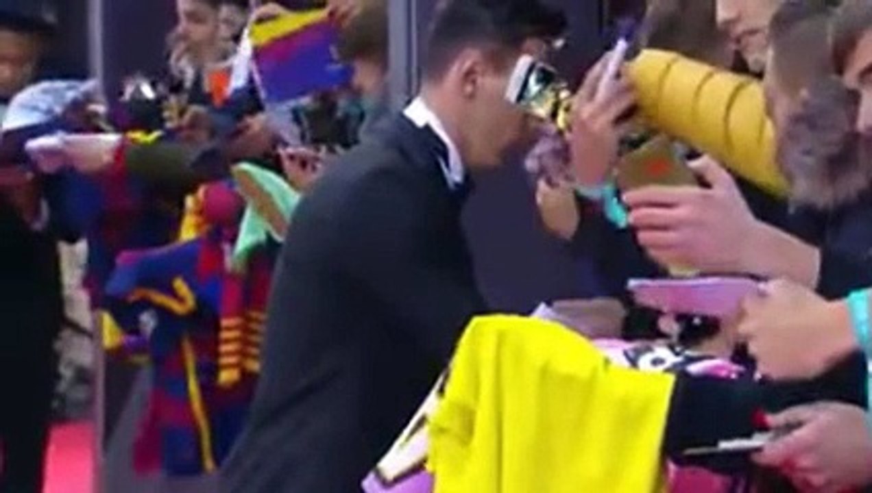 FIFA BALLON D'OR 2015 -Red Carpet- Messi, Neymar and Ronaldo come together