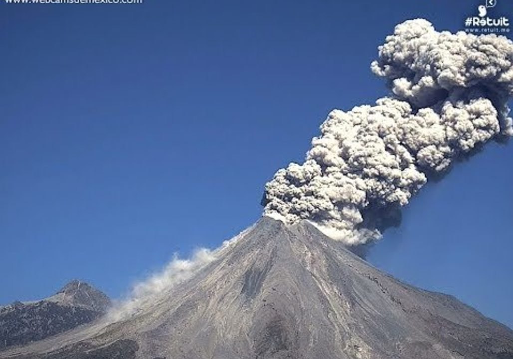 Colima Volcano Sends Ash and Smoke 5,000ft Into Sky