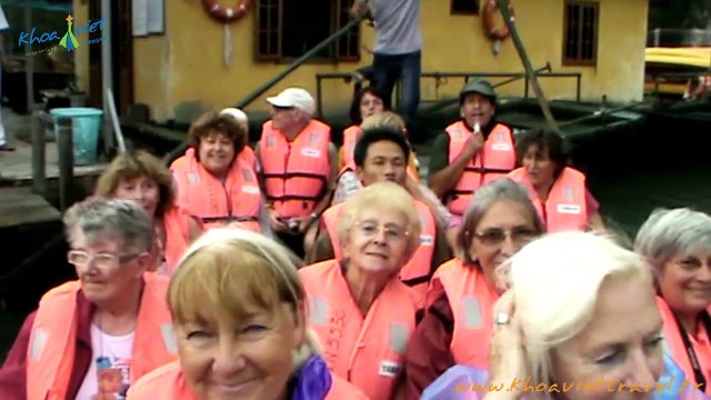 Visiting Amazing Halong Bay in Vietnam | Vietnam Travel