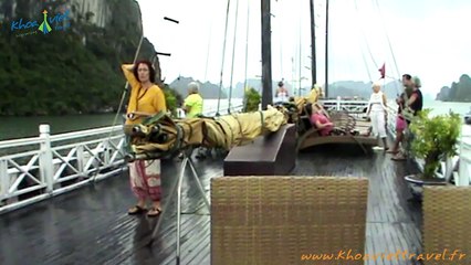 Visit on the way from Hanoi to Halong in Vietnam | Vietnam Travel agency