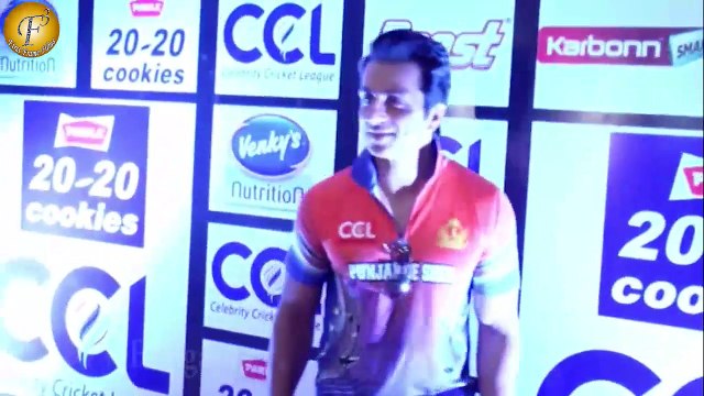 PC OF CCL 6 WITH SUNIL SHETTY,SONU SOOD,SOHAIL,RITESH,BOBBY DEOL,BONY KAPOOR,TAPSEE PANU & KRITI