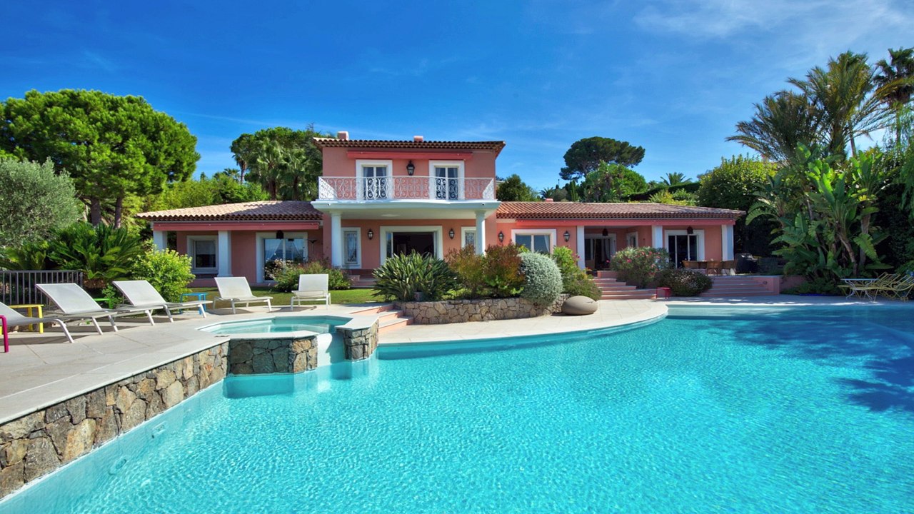 Location Vacances à Antibes (06600) Proche plages - VILLA 6 pièces - 5 chambres - 400 m²