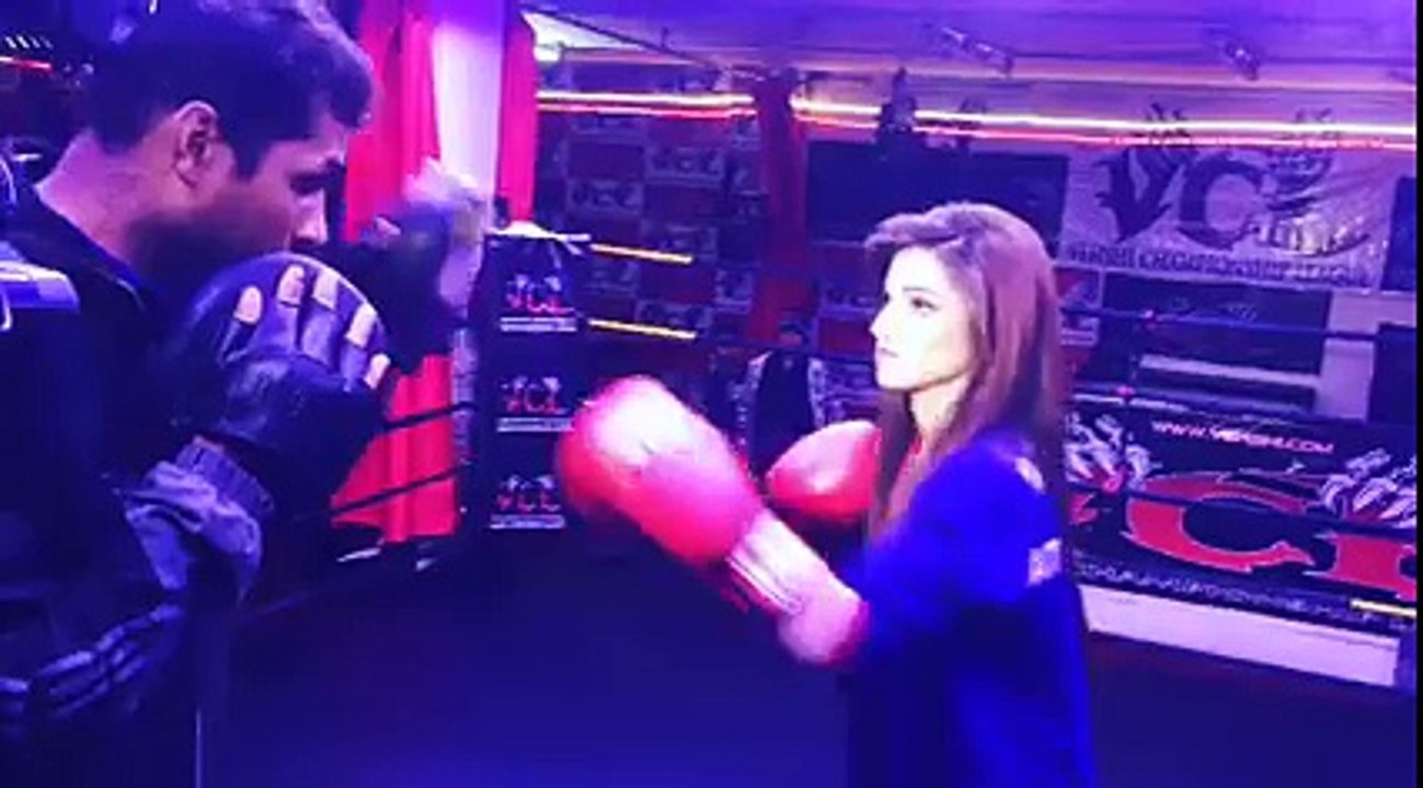 Dunya TV News Anchor Qurat ul Ain Arif does padding session at VCL (Vehshi Championship League) Gym