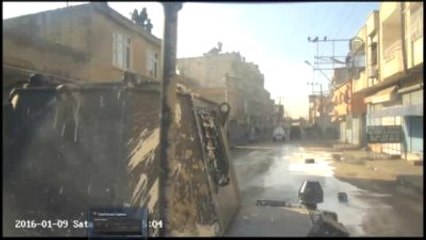 Polise Molotofkokteyli ile Saldırdığı Tespit Edilen 5 Kişi Tutuklandı