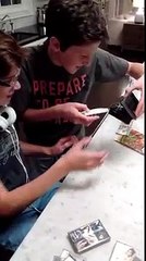 Enfants vs Walkman à cassette