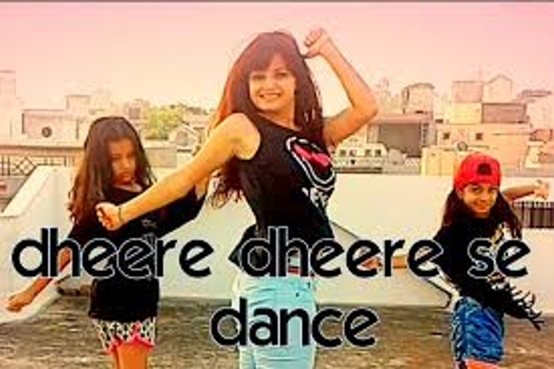 Beautifull Girls Dancing on Dheere dheere se meri zindagi song