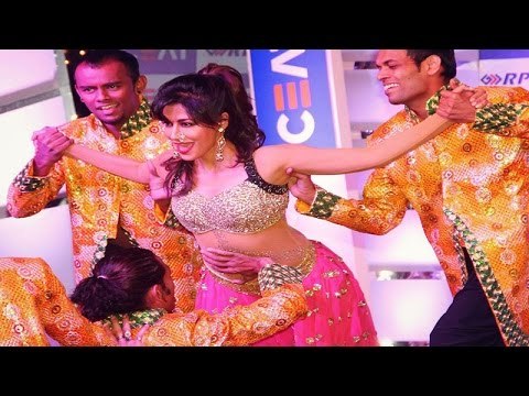 Chitrangda Singh's Electrifying Dance Performance | Country Club's New Year Bash 2015
