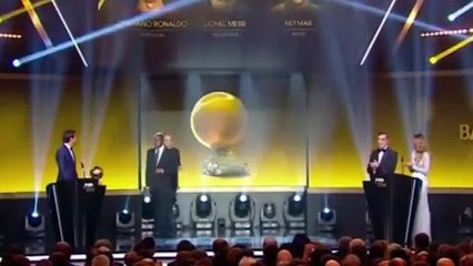 Lionel Messi Wins Ballon D'Or 2015 Gana el Balon de Oro (1)