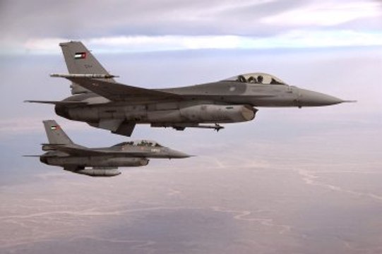 İran'a Ait Savaş Uçağı Yere Çakıldı