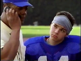 Une scène du regretté Michael Galeota, dans sa série Disney, "The jersey"