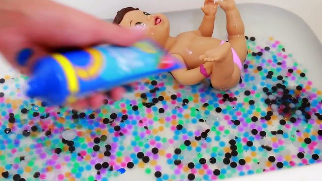Baby Alive MESSY BABY Surprise Bath Tub Orbeez Pool Finger PAINT FIGHT Crayola Fun