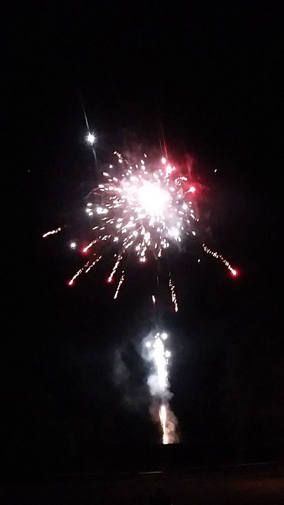 Bouquet final du feu d'artifice lors du 10ème Tournoi de l'Amitié (06/06/2015)