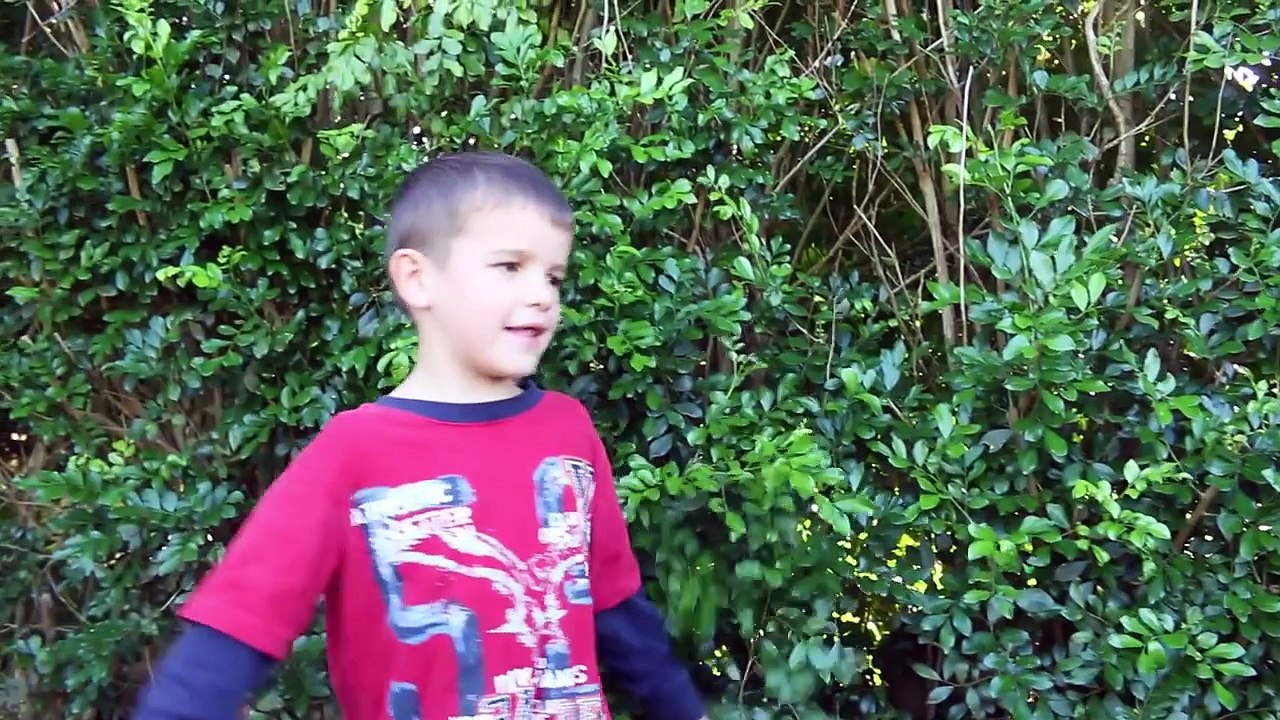 Baby Alive MESSY BABY Surprise Bath Tub Orbeez Pool Finger PAINT FIGHT Crayola Fun