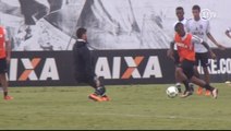 O moleque é liso! Malcom deixa goleiros para trás no Timão