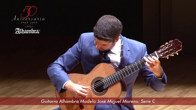 Ce musicien joue la musique de Star Wars à la guitare classi